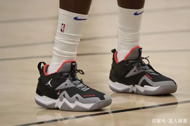 恩佐赢球后社交媒体发文：London is always blue